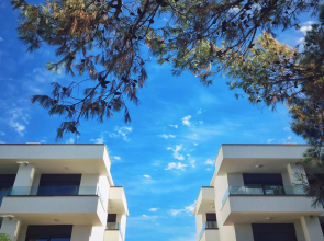 Apartments Kuce Lekovica snack bar- Bistro & Beach