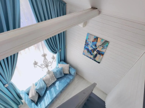 Cottage on the passage School 18