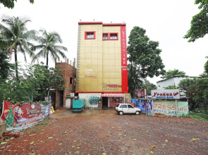 Xpress Inn By OYO Rooms