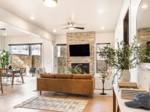 Red Pine by AvantStay Ski Slope Views in this Majestic Home in Park City