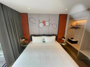 The Quart Ruamrudee by UHG