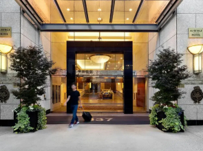 Auberge Vancouver Hotel