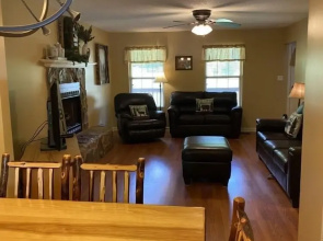 Creek View Cabin - 3 Br Cabin