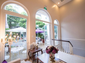 Saigon By Night Luxury Hotel