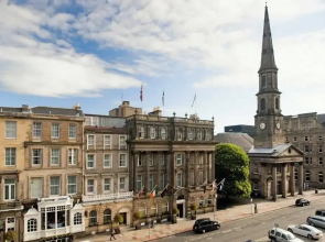 JOIVY Luxury George Street Apartments: Forth Suite