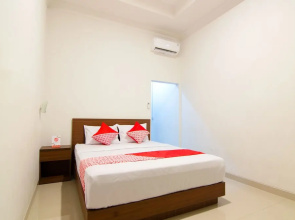 Joglo Guest House Syariah by OYO Rooms