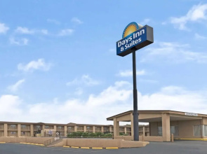 Days Inn & Suites By Wyndham Santa Rosa