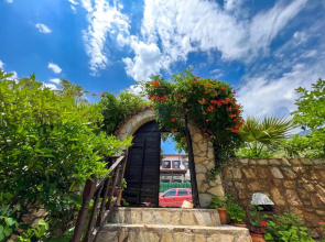 Liya Boutique Hotel & Suites