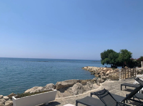 Large 3BD APT 50m to the sea with a pool