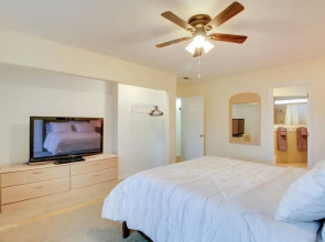 Comfy Albuquerque Townhome < 6 Mi to Downtown