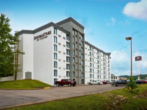DoubleTree by Hilton Washington Meadow Lands Casino Area