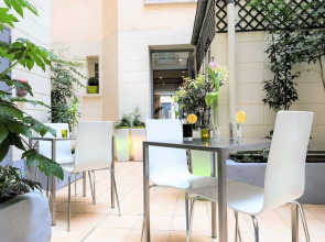 Hotel Glasgow Monceau Paris by Patrick Hayat