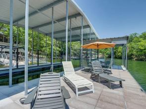 Spacious Decks & Dock: Margaritaville Home!