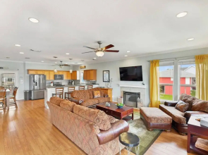 Canal View Home With Hot Tub Near the Beach