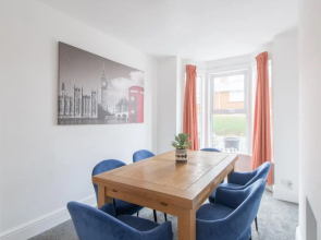 Traditional House Near Worcester City Centre