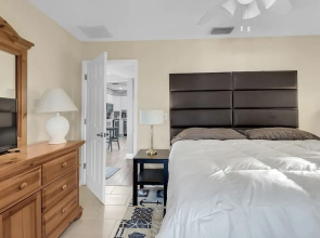232 S Harbor Dr - Island Bay 3 Bedroom Home by RedAwning