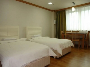 Mona Yongpyong Tower Condominium