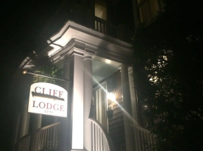 Cliff Lodge