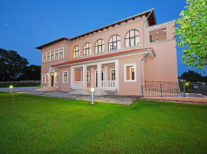 Villa Škola Jakovići