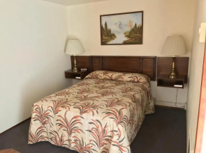 Far West Motel