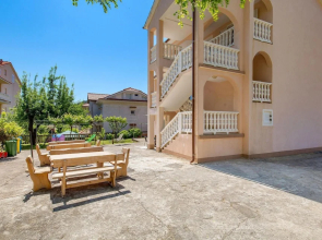 Nice Apartment in Lopar With 2 Bedrooms and Wifi