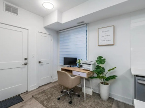 Exquisite 2 Bedroom Apt, mins to the falls.