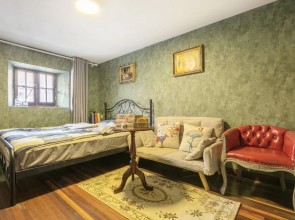 Hard Candy Apartment No.11
