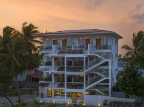Reef Edge Thulusdhoo