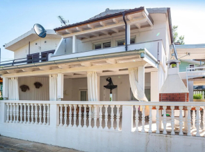 Stunning Apartment in Obrovac, Meka Draga With Wifi and 2 Bedrooms