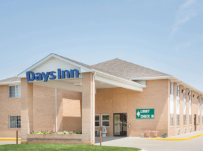 Days Inn by Wyndham Lexington NE