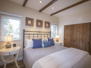 Newly Built Romantic Getaway in Carmel Woods