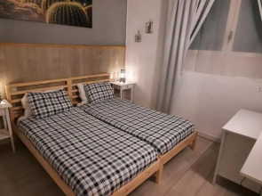 Lanzarote-Beach-Apartment, Las Cucharas Beach, Costa Teguise -- 1 MINUTE WALK FROM MAIN SQUARE, 35 METERS FROM BEACH