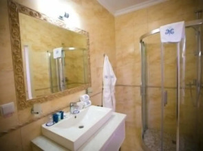 Metro Hotel Apartments