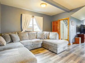 Algoma Retreat: Near Beach, Game Room, Yard
