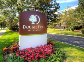 DoubleTree by Hilton Chicago Schaumburg