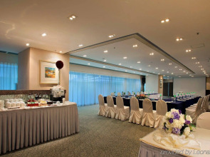 Harbour Plaza Metropolis