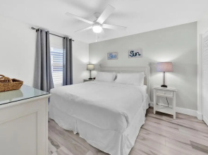 Pelican Beach 307