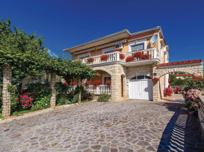 Beautiful Home in Matulji With Wifi and 2 Bedrooms