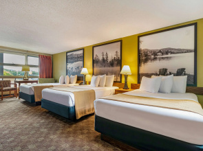 Super 8 by Wyndham Lake George/Downtown