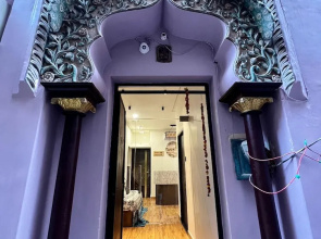 Hotel Divyakashi homestay