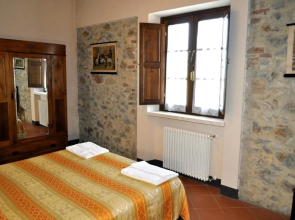 Tenuta Poggetti E Santa Laura