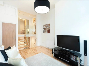 Henderson Street Apartment