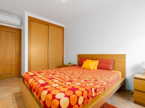 Two Bedroom Apartment in Fuseta by Ideal Homes