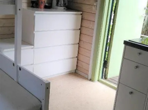 Lilla mysstuga i havsnära