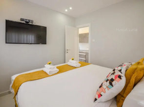 Boutique and garden apartments in Hawaii complex by YalaRent - Families only