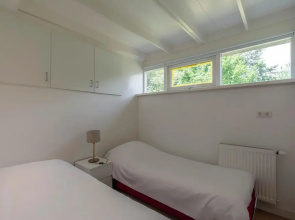 Bungalow Near Sint Maartenszee Beach