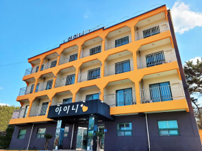 Taean Aini Pension