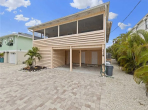 Primo Pool Home, Sleeps 12, 4 bedrooms, Heated Pool