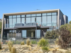 Fabulous Home With Swimming Pool