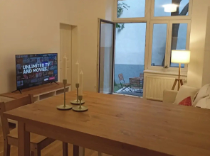 170sqm With Private Garden, 9 Bedrooms, 2 Kitchens